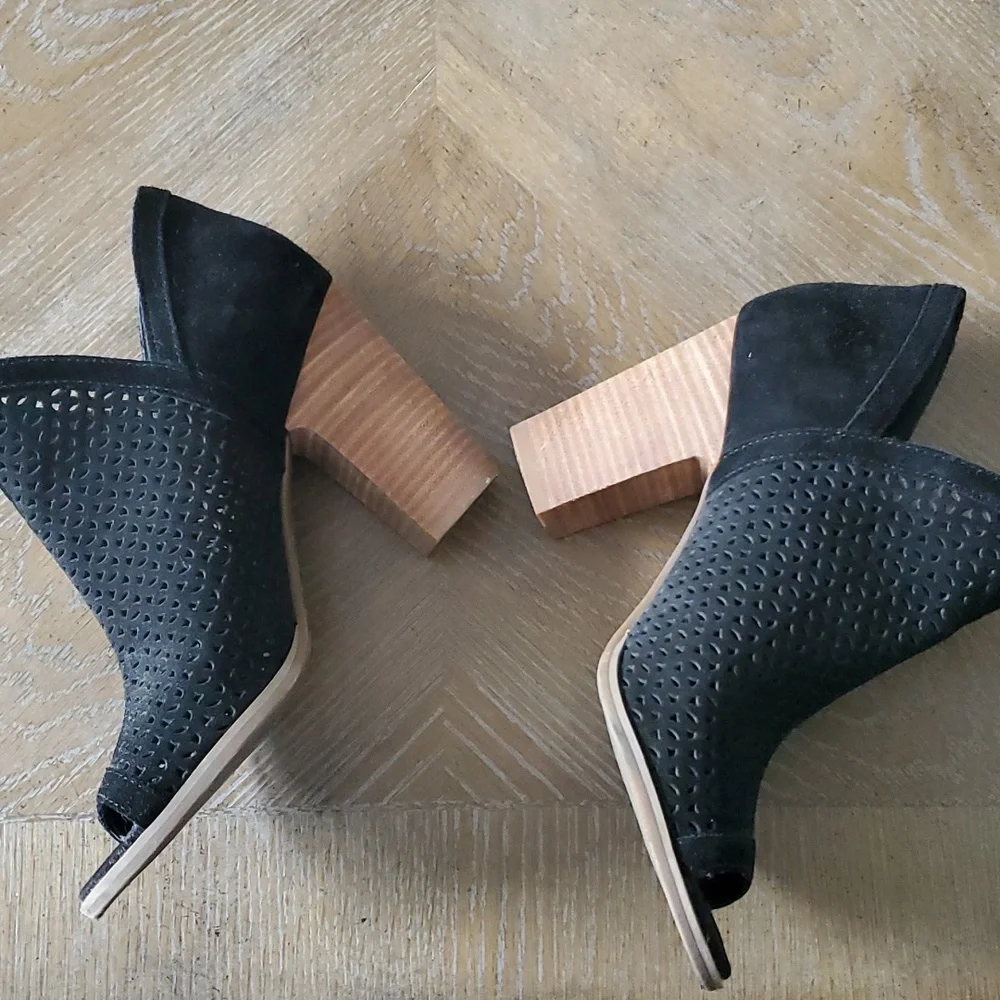 Lucky Brand Peep Toe Block Heel Bootie - Picture 3 of 9